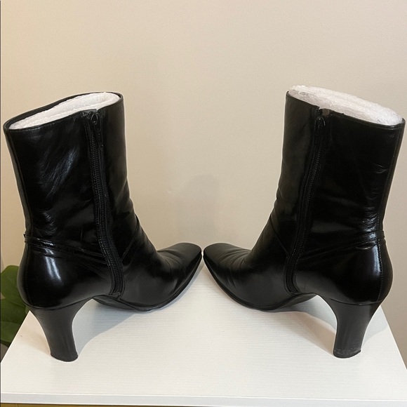 Nine West Women’s Leather Black Heeled Square Toe Boots Size 7.5 - Picture 5 of 10